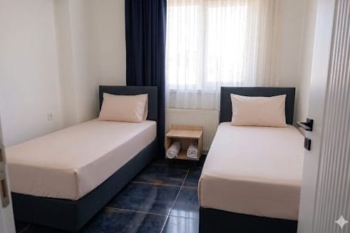 Demetevler ucuz pansiyon, iki tek kişilik yataklı oda